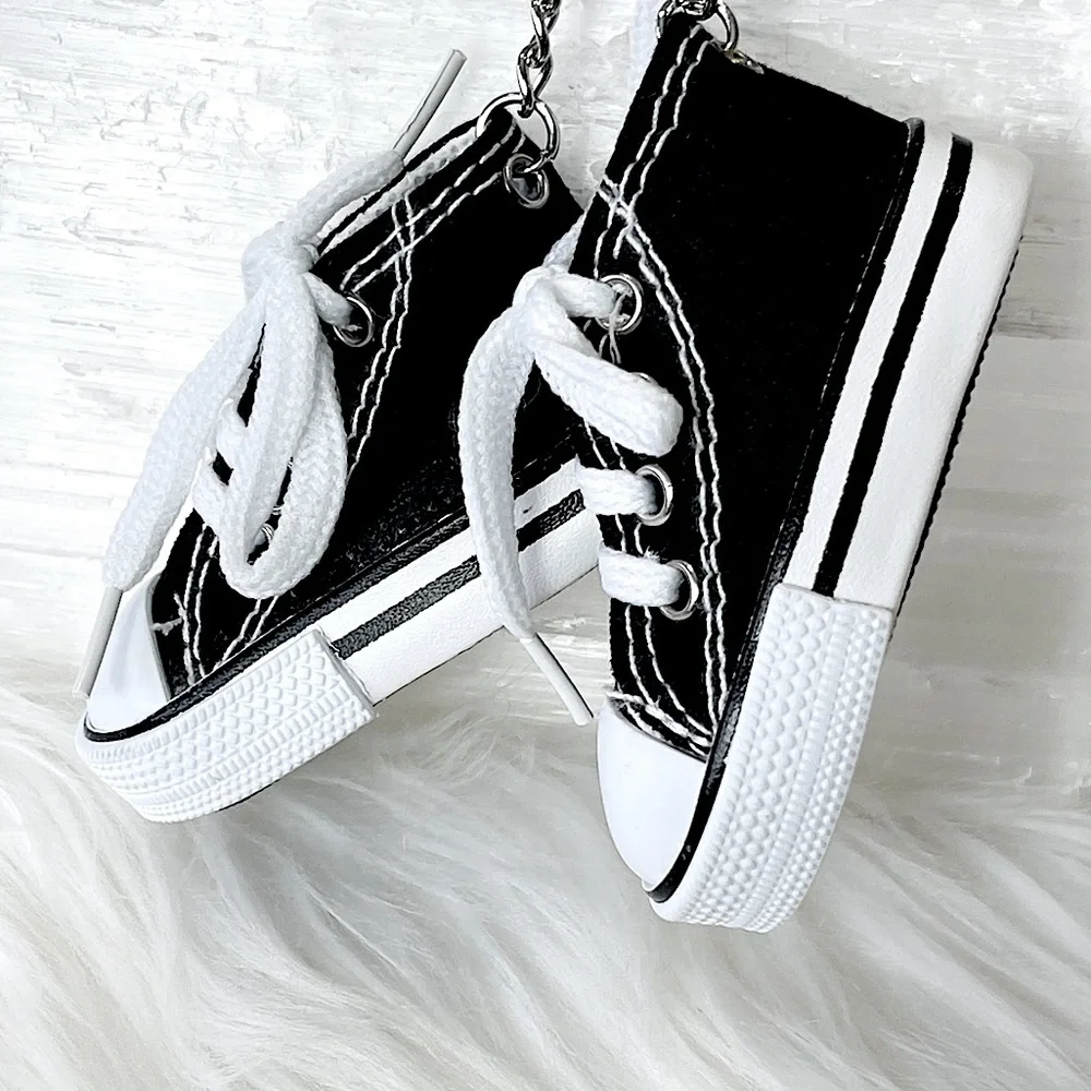 MINI SNEAKER KEYRINGS set of 2 BLACK Athletic running shoes Athlete Trainers set
